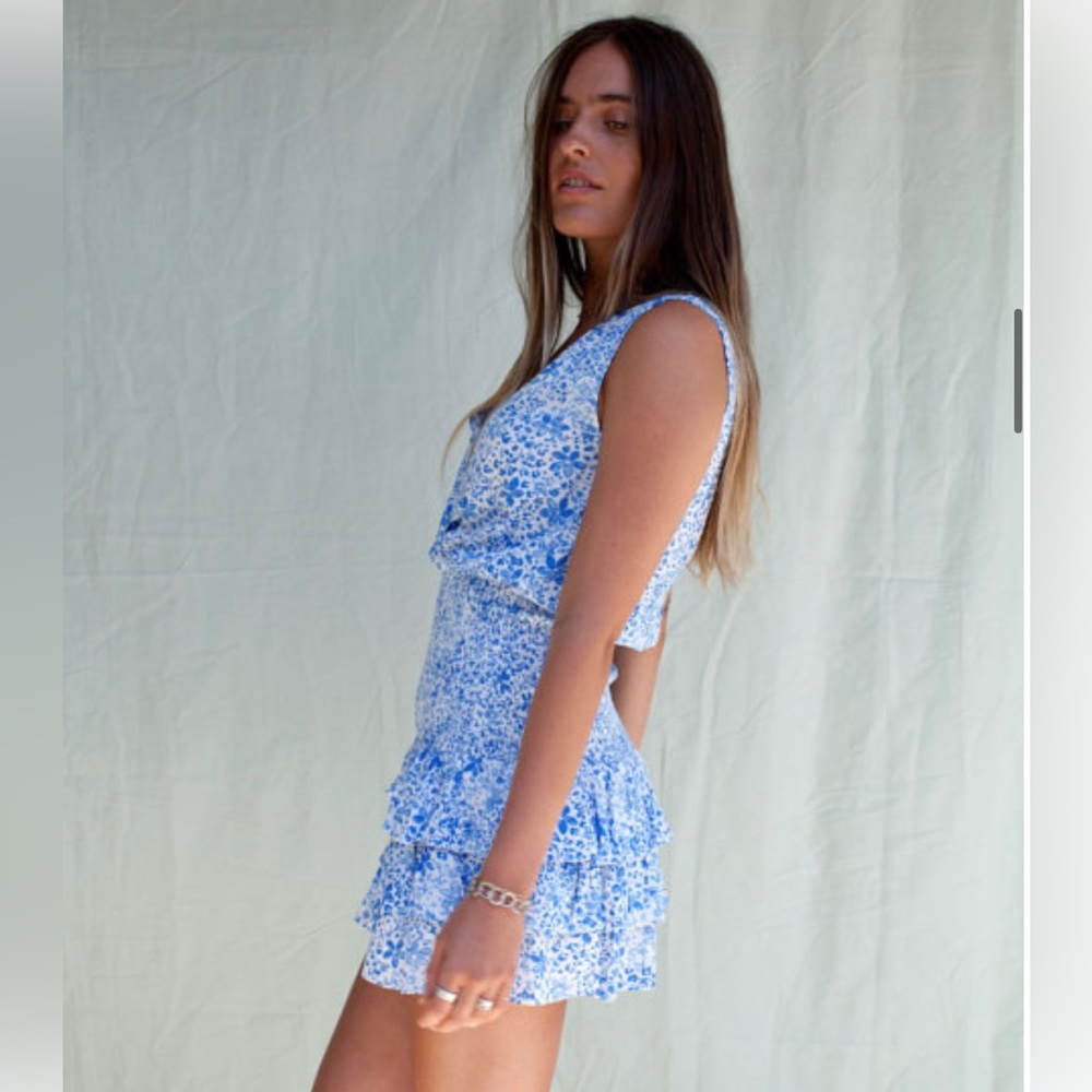 Isabella’s cabinet blue and white floral minidress